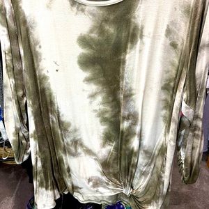 Tie Dye 3/4 Sleeve Top